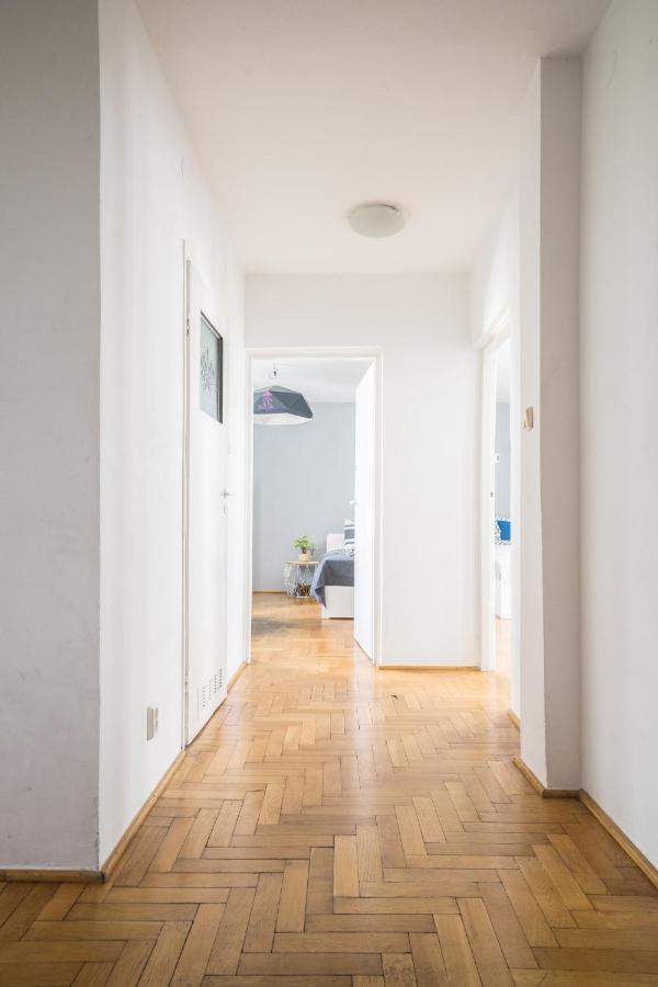 Oomph Warsaw Central 3-Bedroom Flat Екстериор снимка