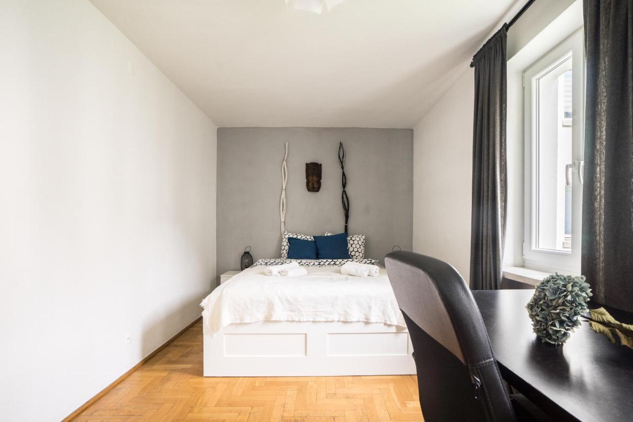 Oomph Warsaw Central 3-Bedroom Flat Екстериор снимка