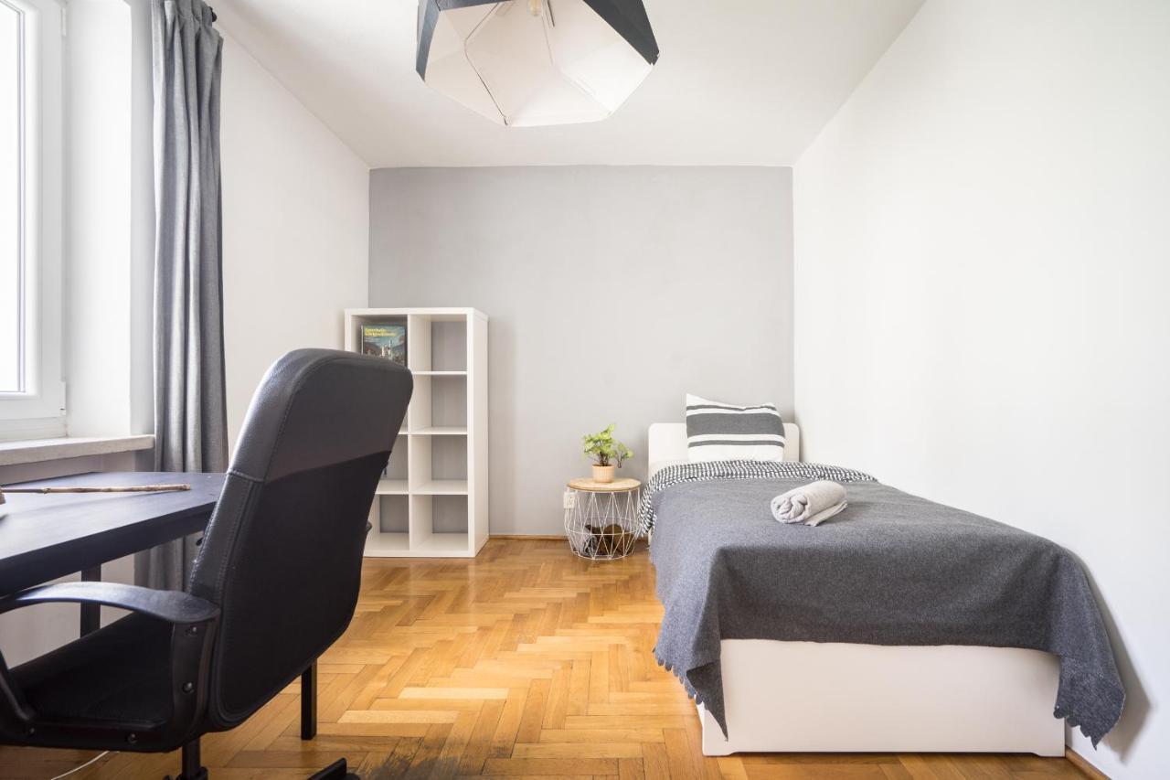 Oomph Warsaw Central 3-Bedroom Flat Екстериор снимка